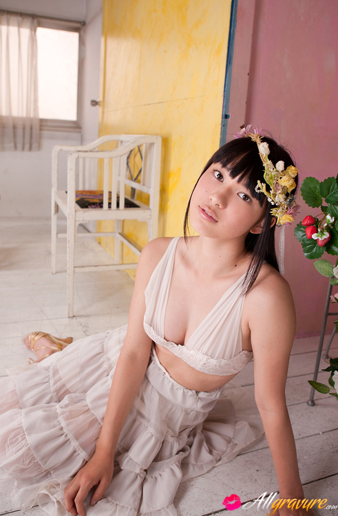 Asian Summer Porn - Tomoe Yamanaka Asian in white dress is beautiful like summer ...