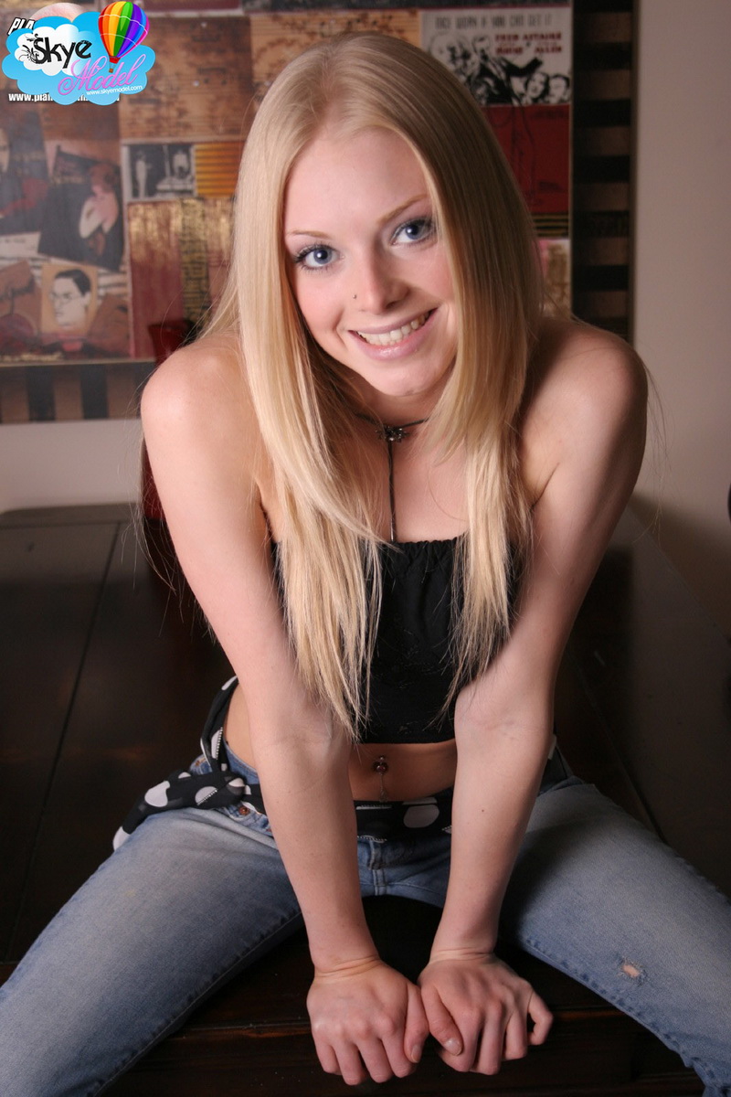 Tight Jeans Blonde Teen